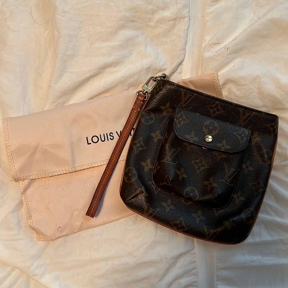 Louis Vuitton Monogram Partition Wristlet